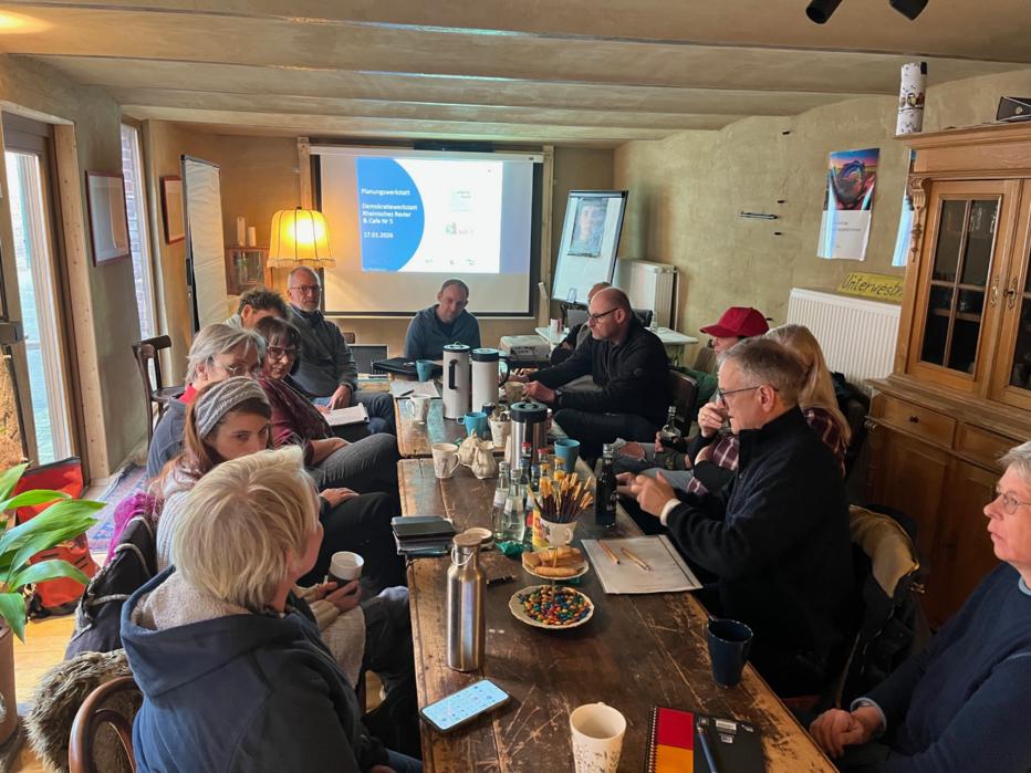 Bürger_innen im Gespräch bei der Planungswerkstatt