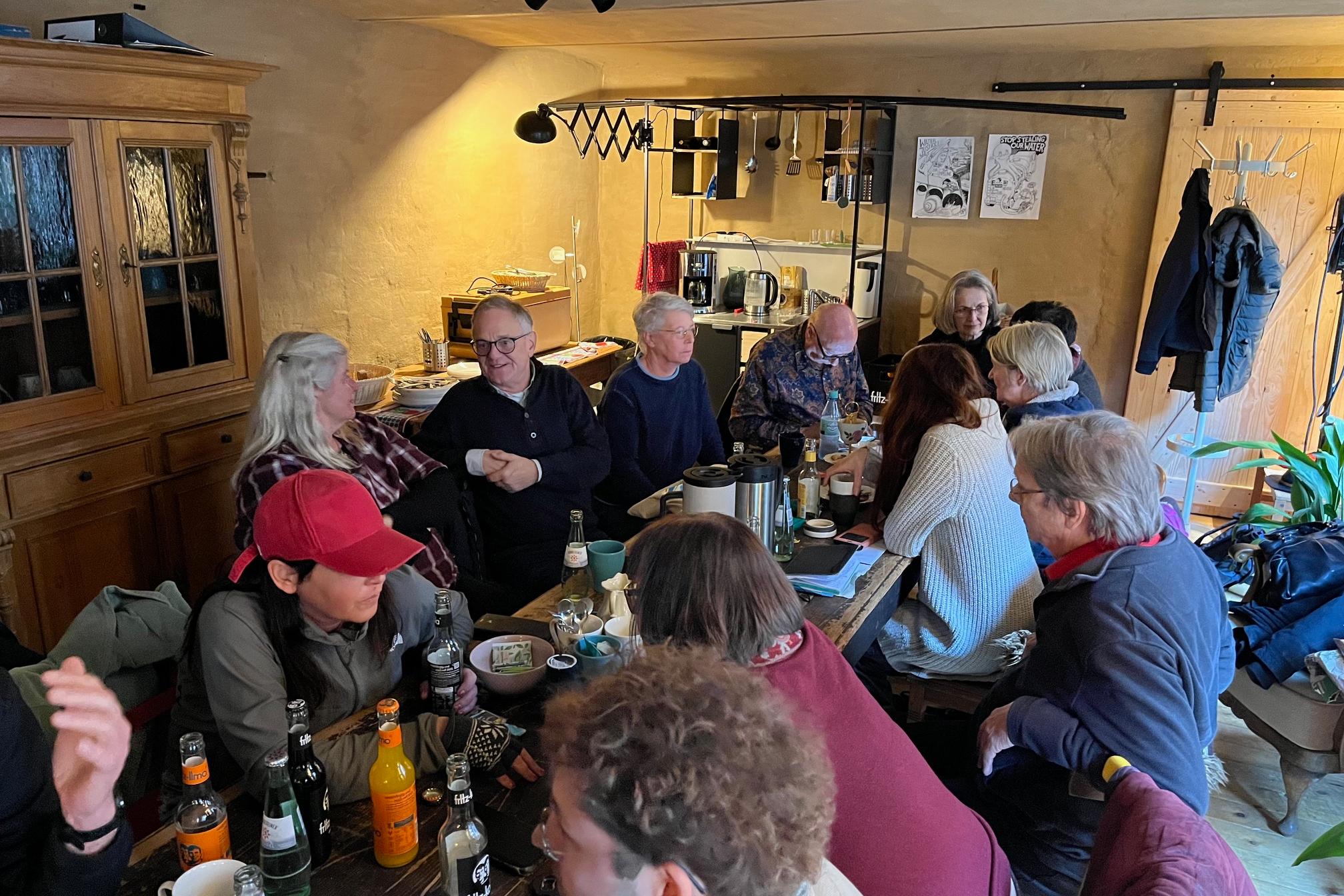 Teilnehmer_innen im Austausch